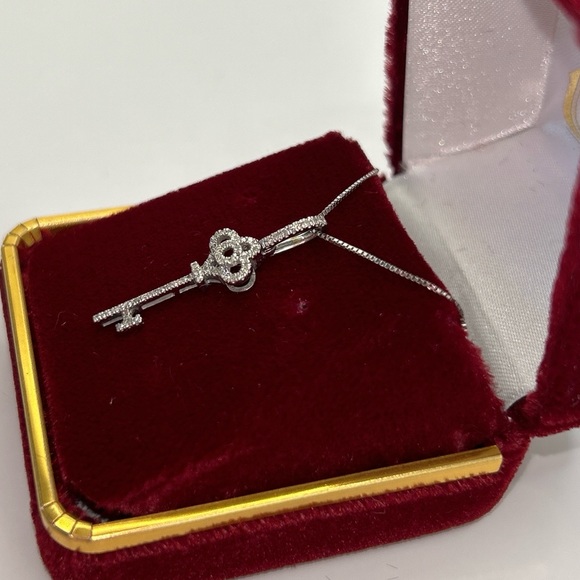 **HOST PICK** STUNNING Diamond & White Gold Key Necklace - Picture 5 of 13